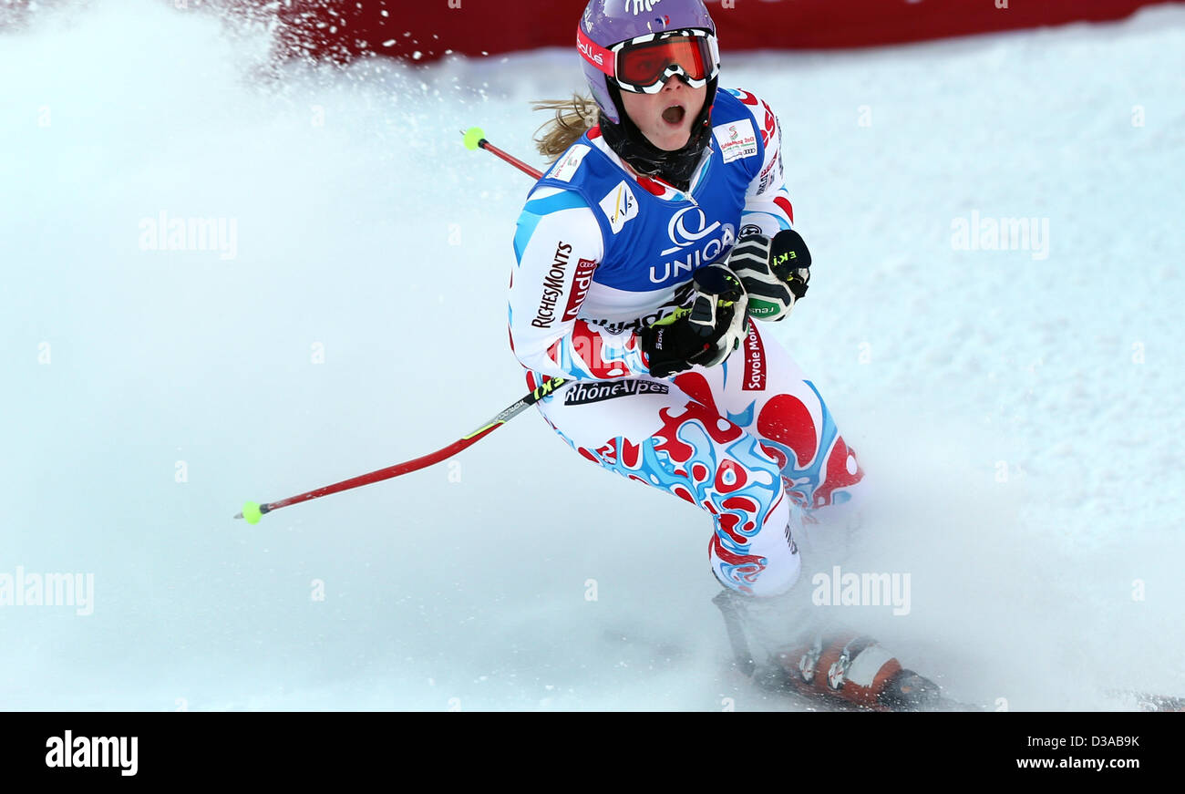 Tessa Worley di Francia celebra durante la seconda esecuzione di donne slalom gigante presso lo sci alpino ai Campionati Mondiali di Schladming Austria, 14 febbraio 2013. Foto: Karl-Josef Hildenbrand/dpa +++(c) dpa - Bildfunk+++ Foto Stock