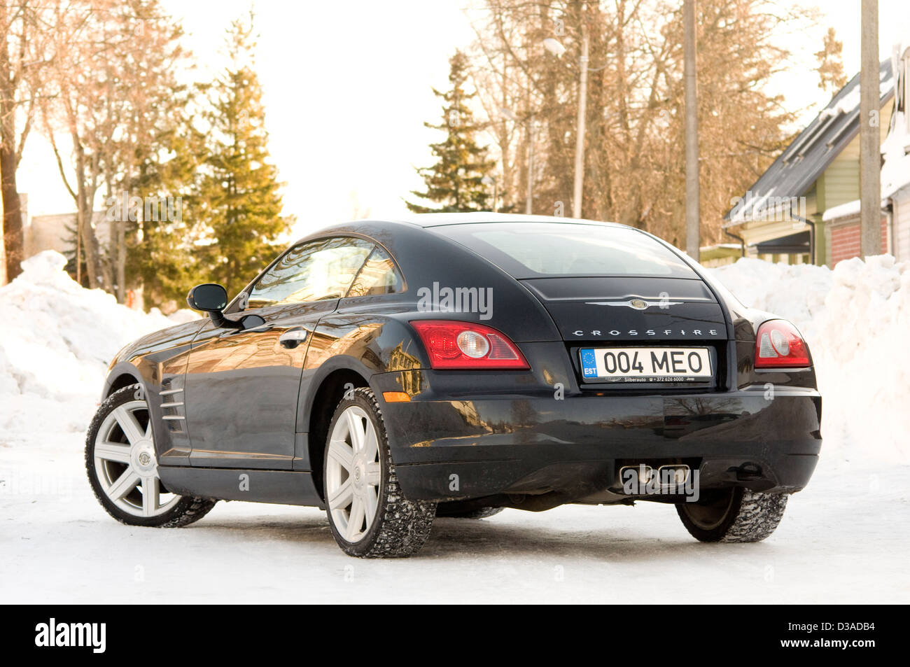 Chrysler Crossfire in uno sfondo innevato Foto Stock