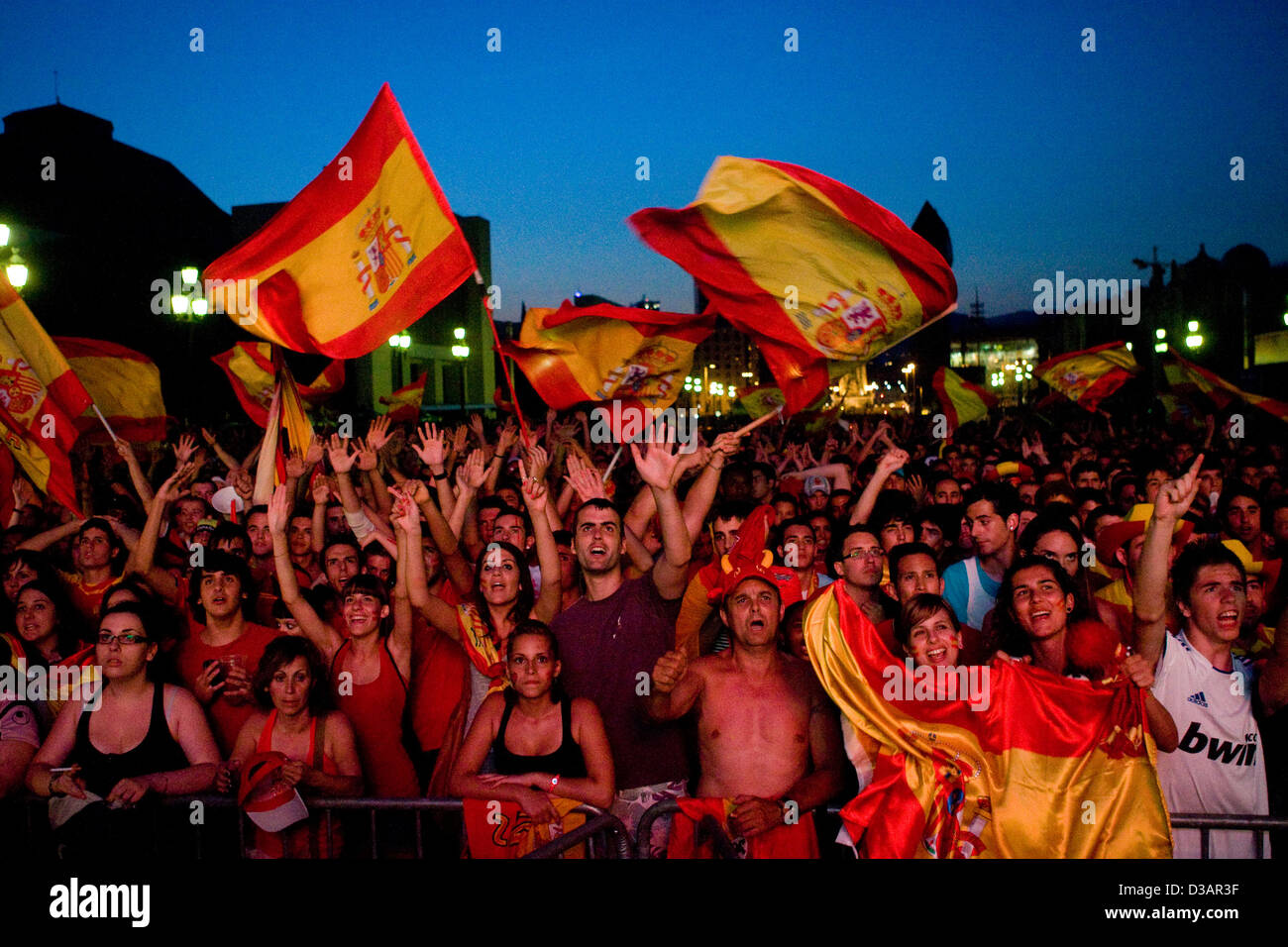 Barcelona, Spagna, gli appassionati di calcio di celebrare la vittoria dopo aver vinto la Coppa del Mondo di calcio Foto Stock