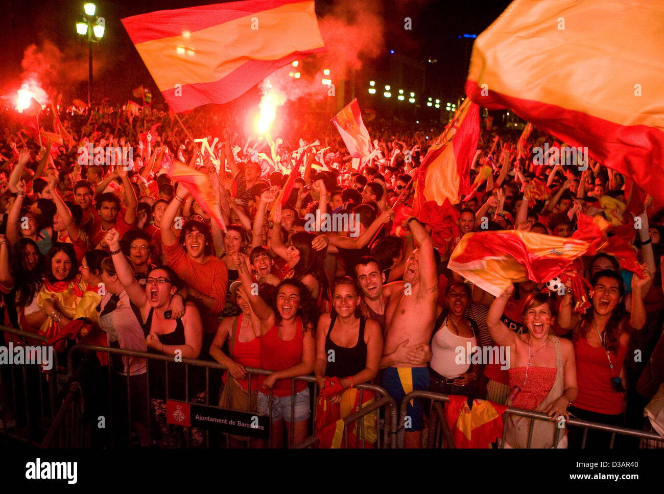 Barcelona, Spagna, gli appassionati di calcio di celebrare la vittoria dopo aver vinto la Coppa del Mondo di calcio Foto Stock