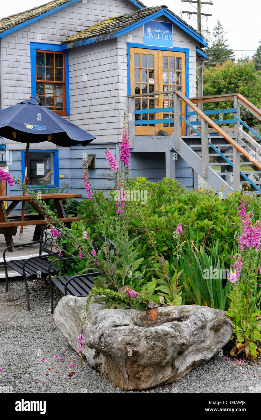 Tofino riflettendo spirito ingresso galleria di opere d'arte artwork giardino antistante Isola di Vancouver in Canada Foto Stock