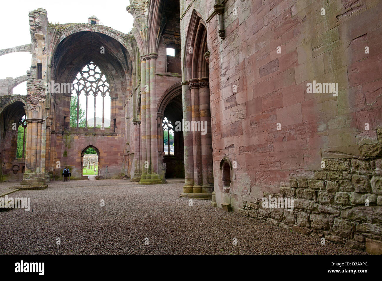 L'interno di Melrose Abbey, un stile Tudor Abbey dove molti re scozzesi sono sepolti. Foto Stock