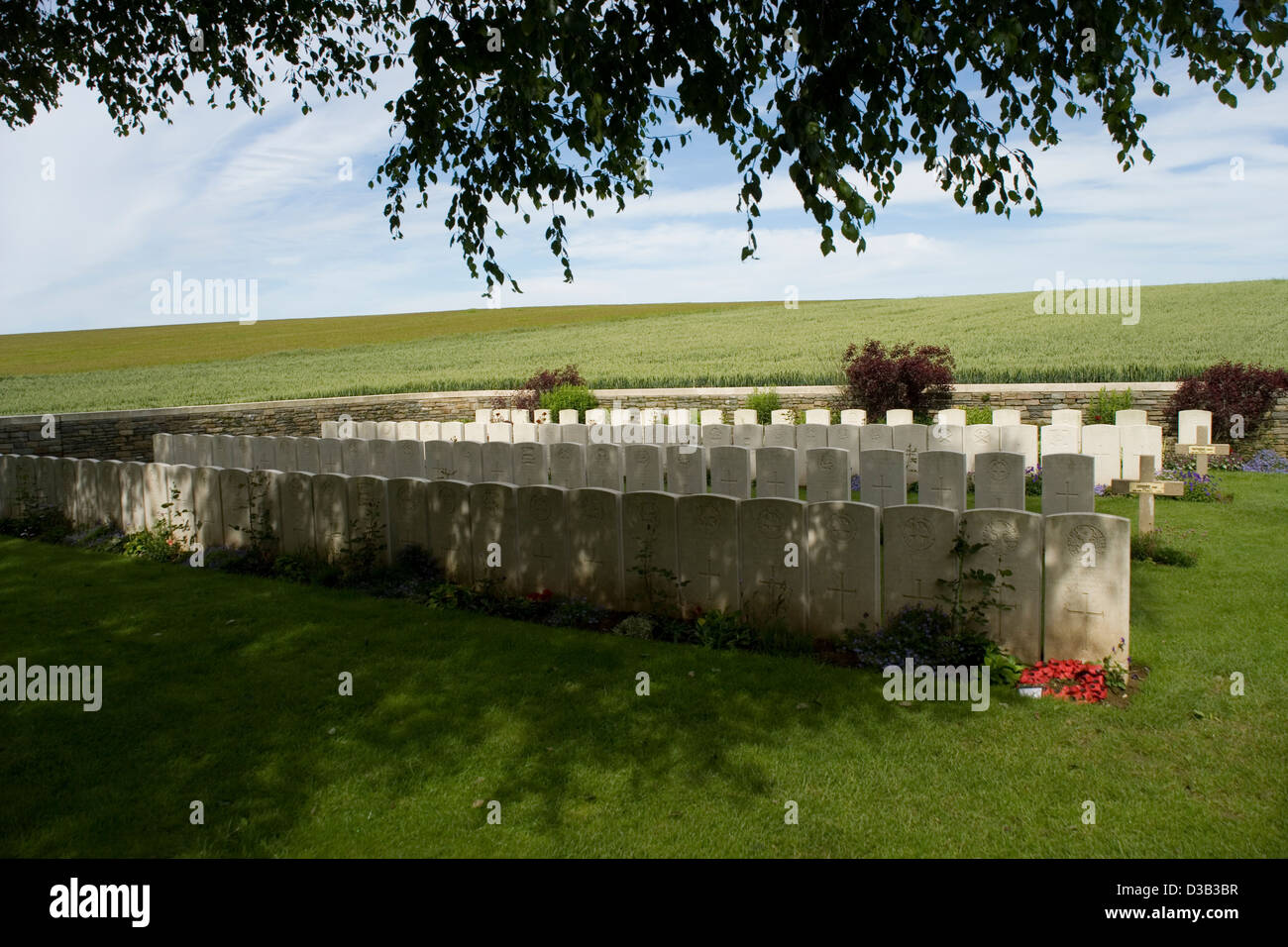 Stazione ferroviaria cava cimitero britannico Hebuterne sulle somme contenente 107 tombe dalle battaglie del 1916 nella prima guerra mondiale Foto Stock