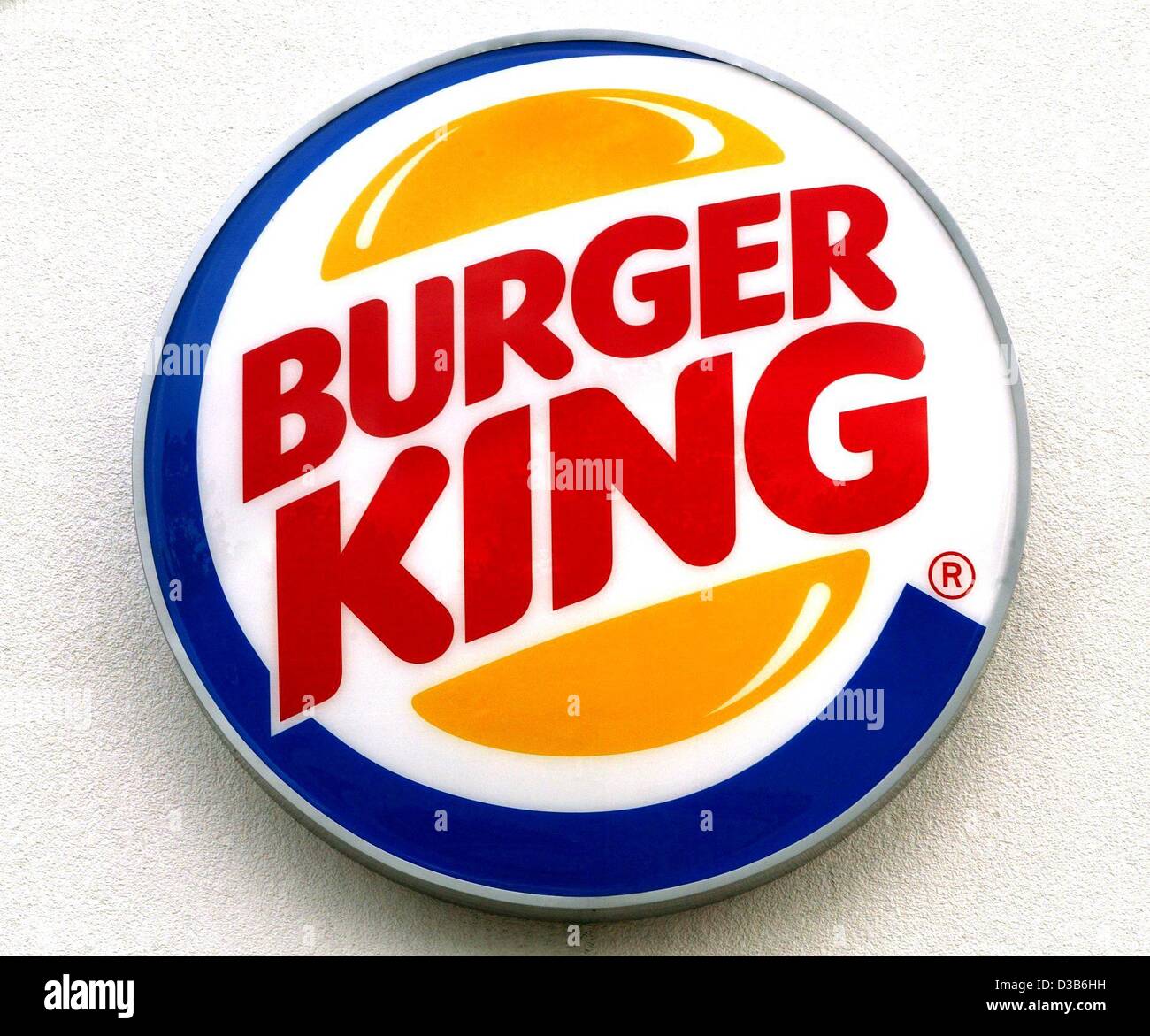 (Dpa) - Il logo di una catena di fast food Burger King, raffigurato in Kamp-Lintfort, Germania, 23 agosto 2002. Foto Stock
