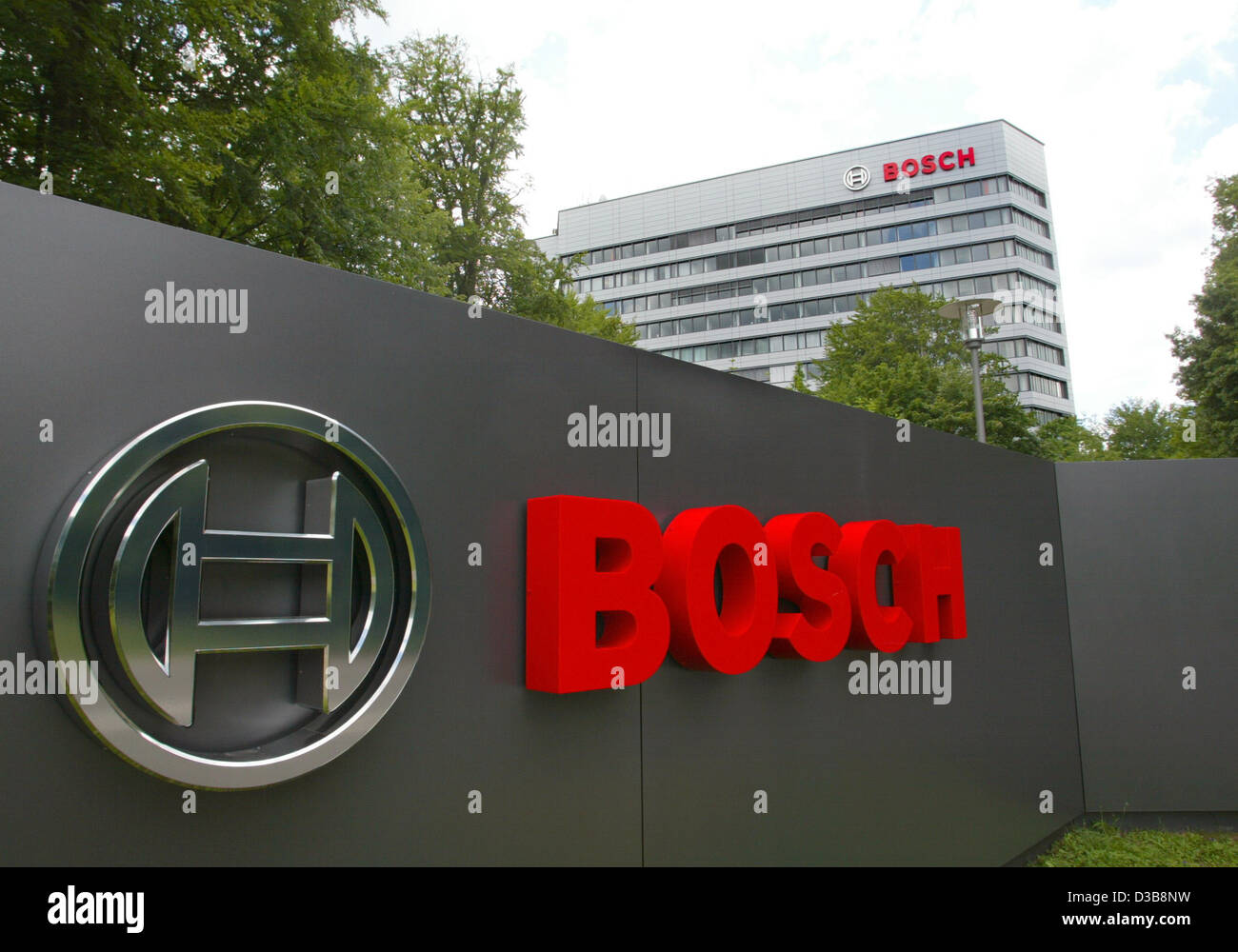 (Dpa) - l'immagine mostra la sede dell'automobile il fornitore di componenti e gruppi di elettronica di Bosch a Stoccarda, Germania, 05 luglio 2005. Foto Stock