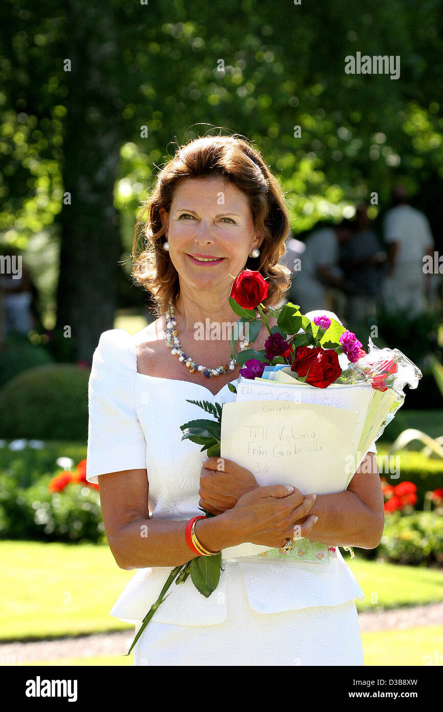 (Dpa) - Regina Silvia di Svezia sorrisi durante le celebrazioni della principessa ereditaria Vittoria di Svezia il ventottesimo compleanno presso il castello di Solliden in Borgholm, Svezia, 14 luglio 2005. (Paesi Bassi) Foto Stock