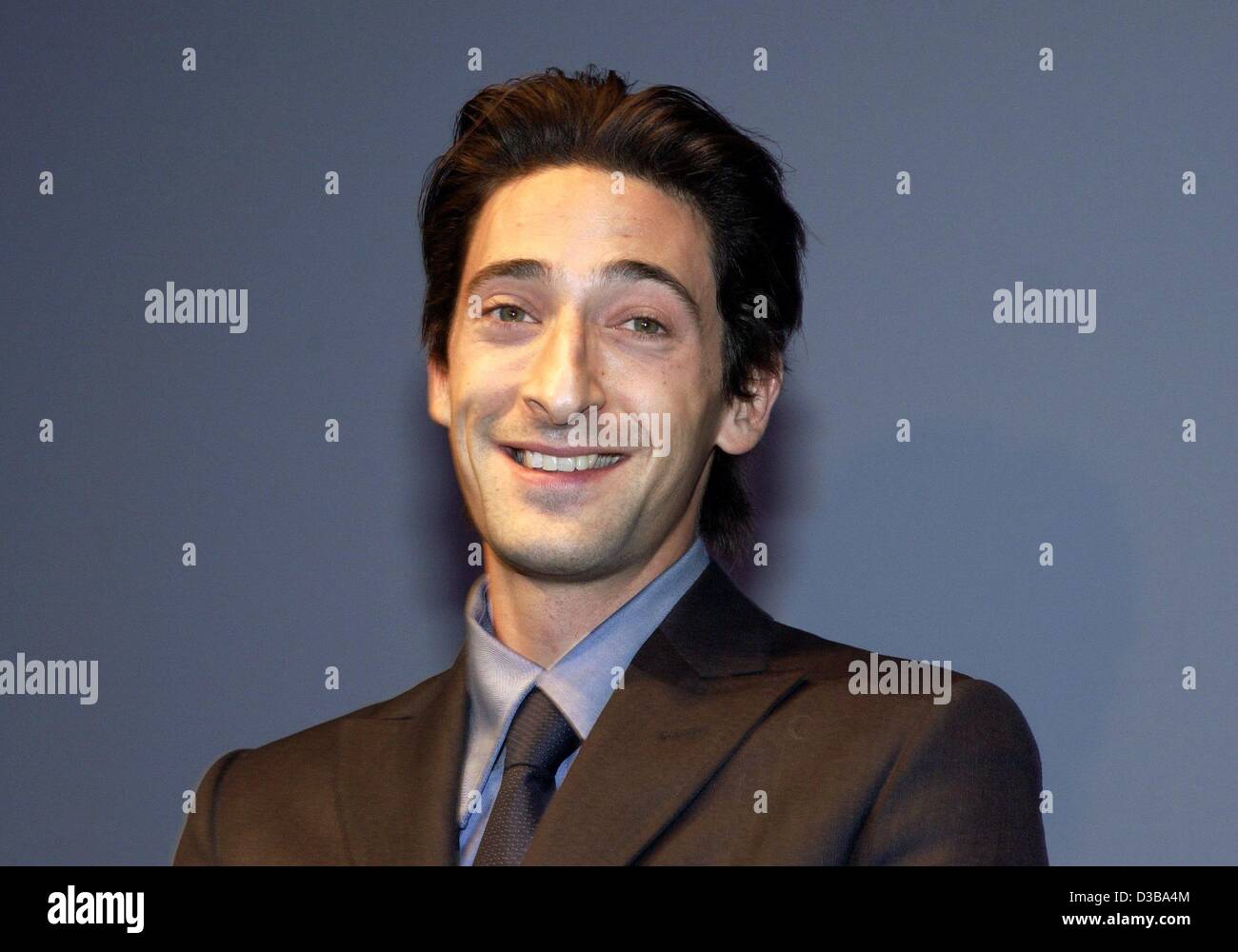 (Dpa) - Noi attore Adrien Brody presenta il suo nuovo film 'Il pianista? Quali anteprime in Berlino, 21 ottobre 2002. Il filmato, basato sull'autobiografia di Wladyslaw Szpilman, racconta la storia del popolo ebraico pianista Szpilman (Brody), che da un miracolo sopravvive alla distruzione del ghetto di Varsavia e t Foto Stock