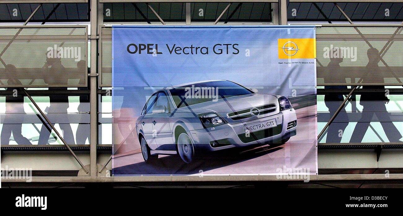 Opel advertising immagini e fotografie stock ad alta risoluzione - Alamy
