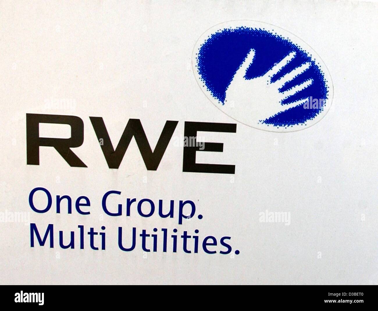 (Dpa) - Il logo del tedesco gigante energetico e fornitore di elettricità di Essen, in Germania, 8 gennaio 2003. RWE è il secondo più grande fornitore di energia in Europa. Foto Stock