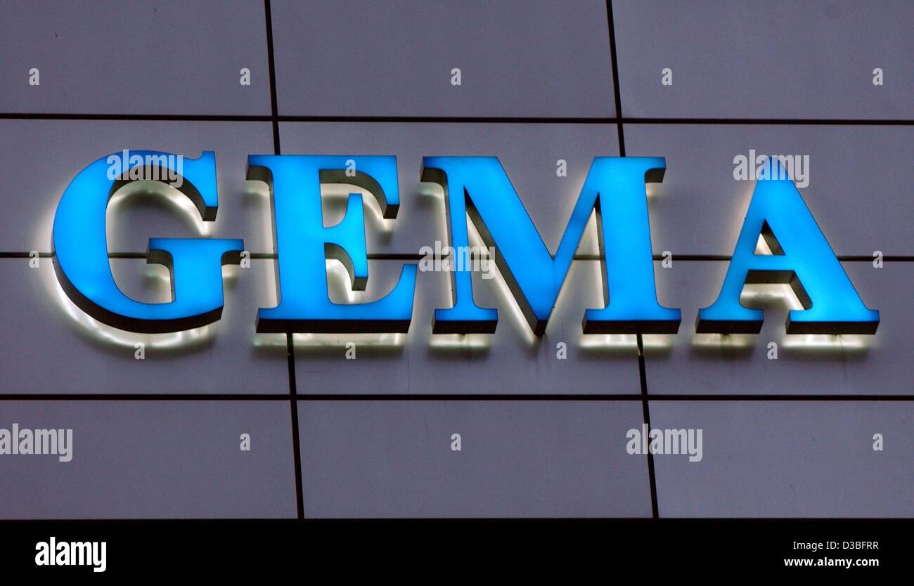 (Dpa) - Il logo DELLA GEMA, società musicali per eseguire e di diritti di riproduzione meccanica, si illumina in blu lettere a Berlino, 22 maggio 2003. GEMA è stato approvato società che, come un fiduciario, amministra i diritti di utilizzo e i titoli dei brani musicali di artisti e musicisti. La società è controllore Foto Stock