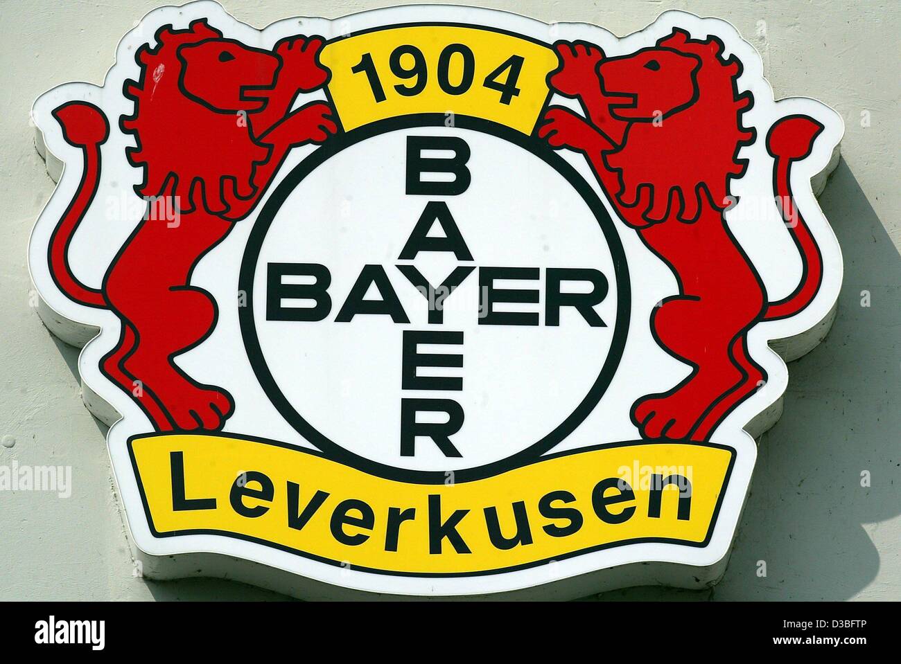 (Dpa) - Il logo del calcio tedesco club Bayer Leverkusen, raffigurato in Leverkusen, Germania, 24 giugno 2003. Foto Stock