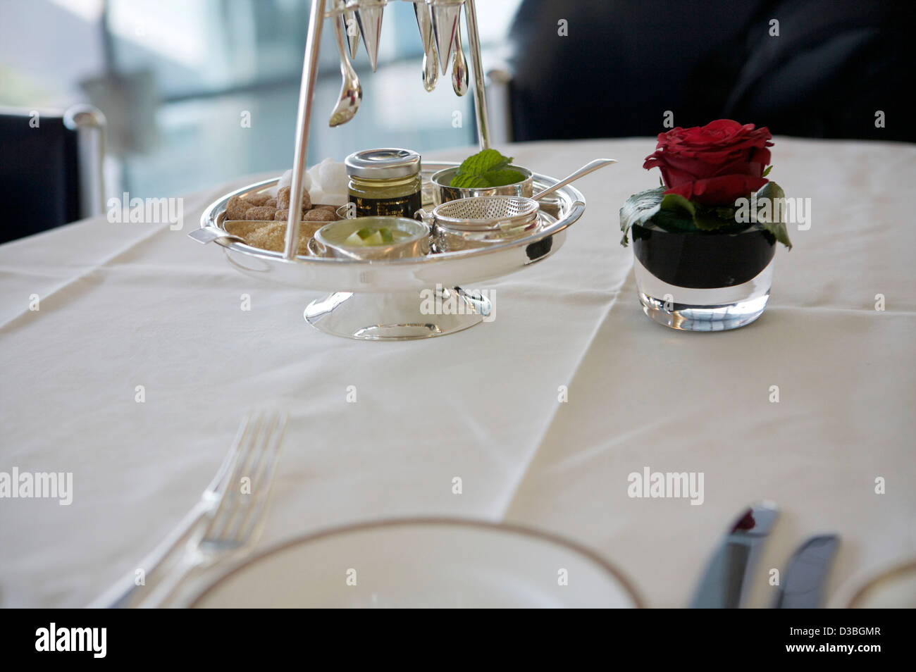 Il tè del pomeriggio presso il Burj Al Arab sette stelle hotel in Dubai EMIRATI ARABI UNITI Foto Stock