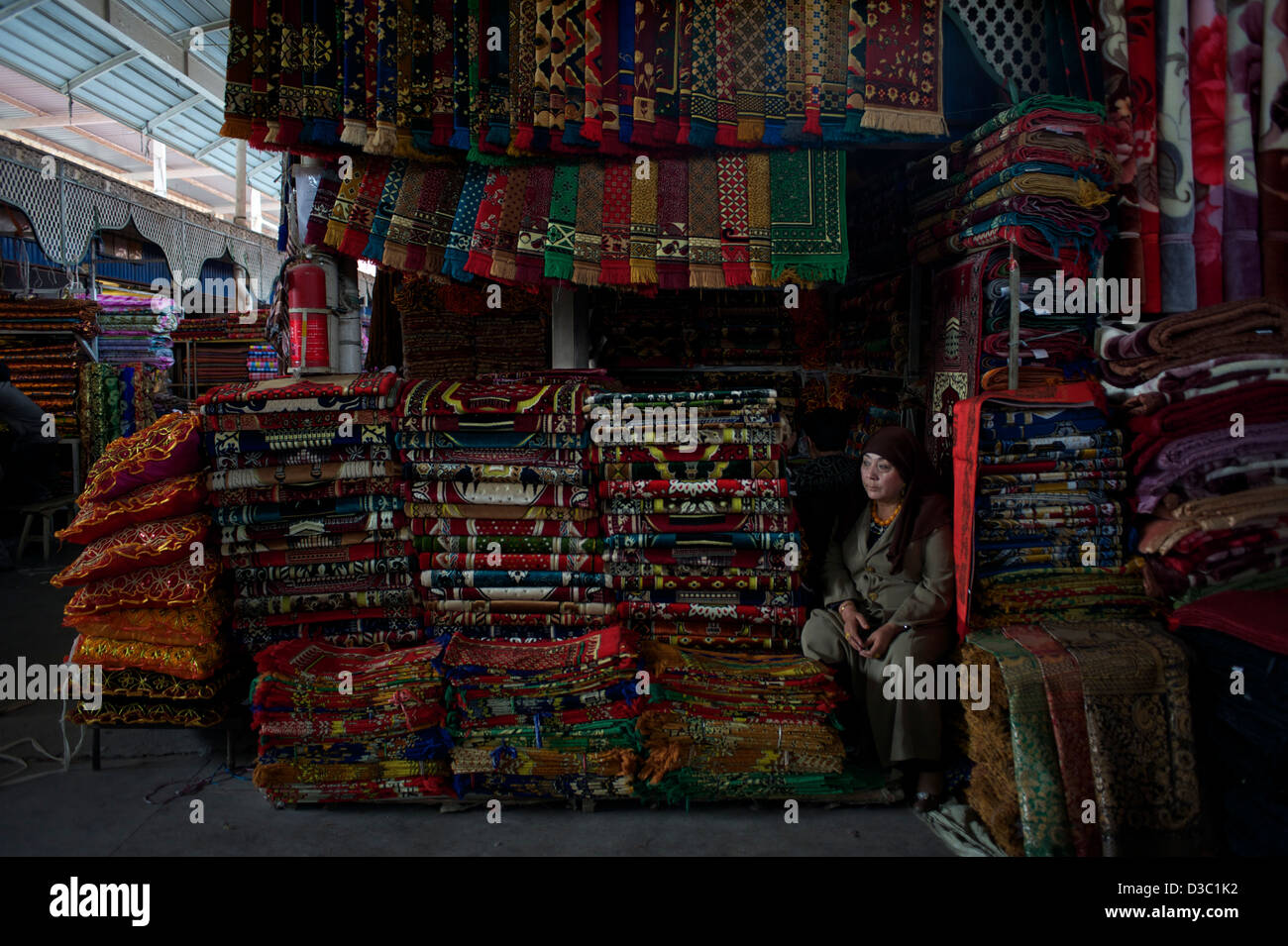 Mercato di Kashgar,Vendita di tappeti Foto Stock