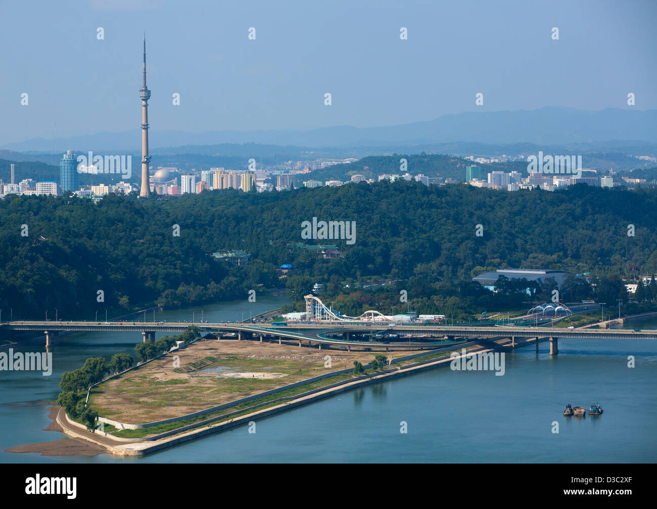 Città di Pyongyang dal Juche Tower, Pyongyang, Corea del Nord Foto Stock