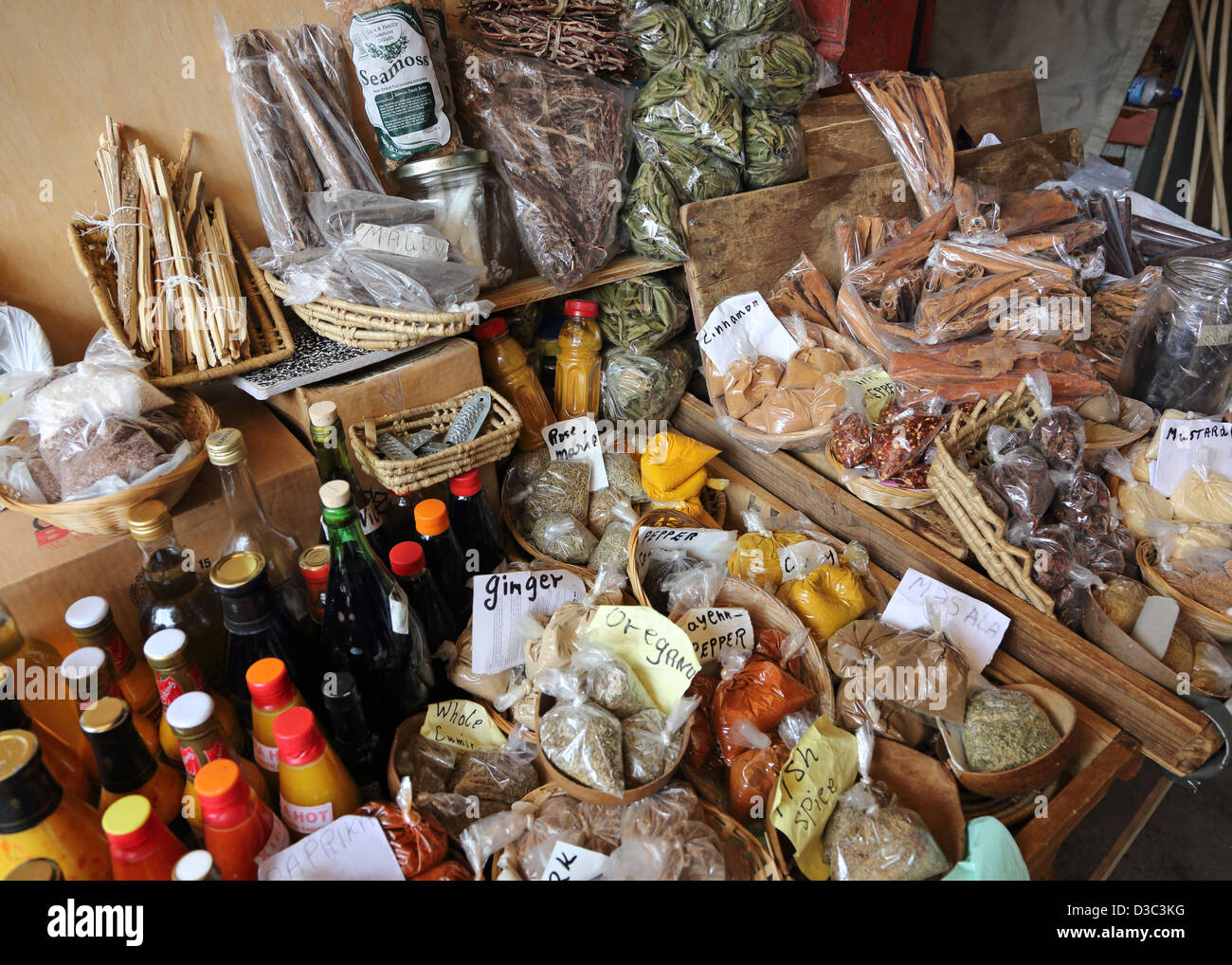 Spezie e produrre in stallo,CASTRIES MERCATO CENTRALE,ST.LUCIA Foto Stock