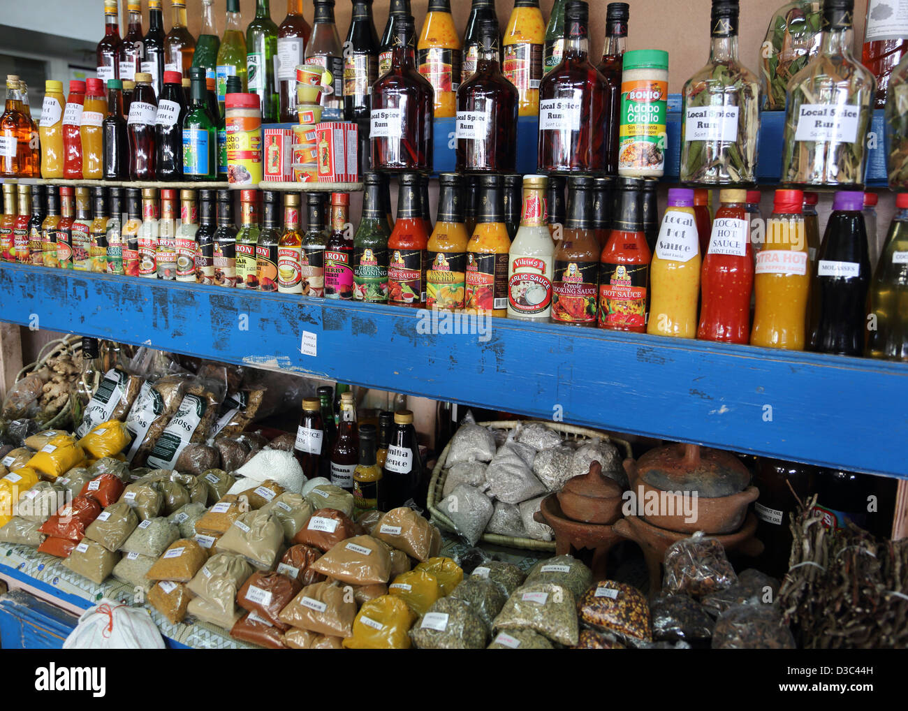 Spezie e produrre in stallo,CASTRIES MERCATO CENTRALE,ST.LUCIA Foto Stock