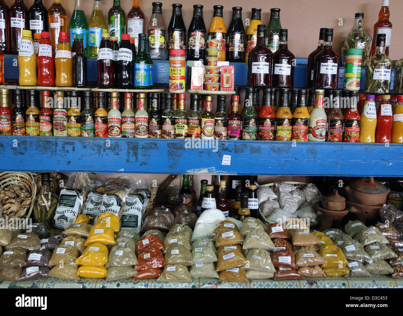 Spezie e produrre in stallo,CASTRIES MERCATO CENTRALE,ST.LUCIA Foto Stock