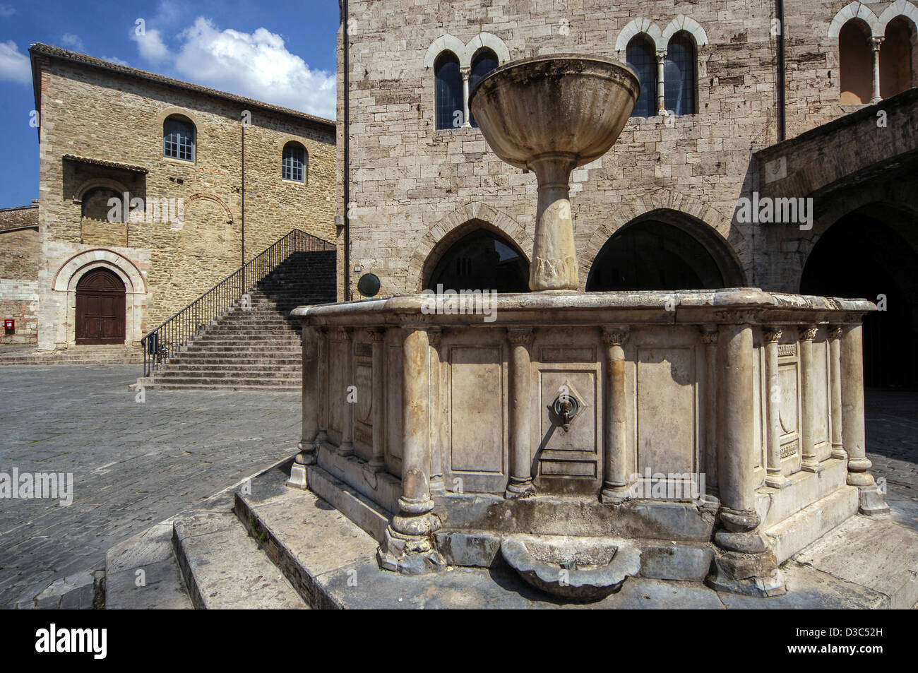 Piazza Silvestri a Bevagna in Umbria, Italia Foto Stock