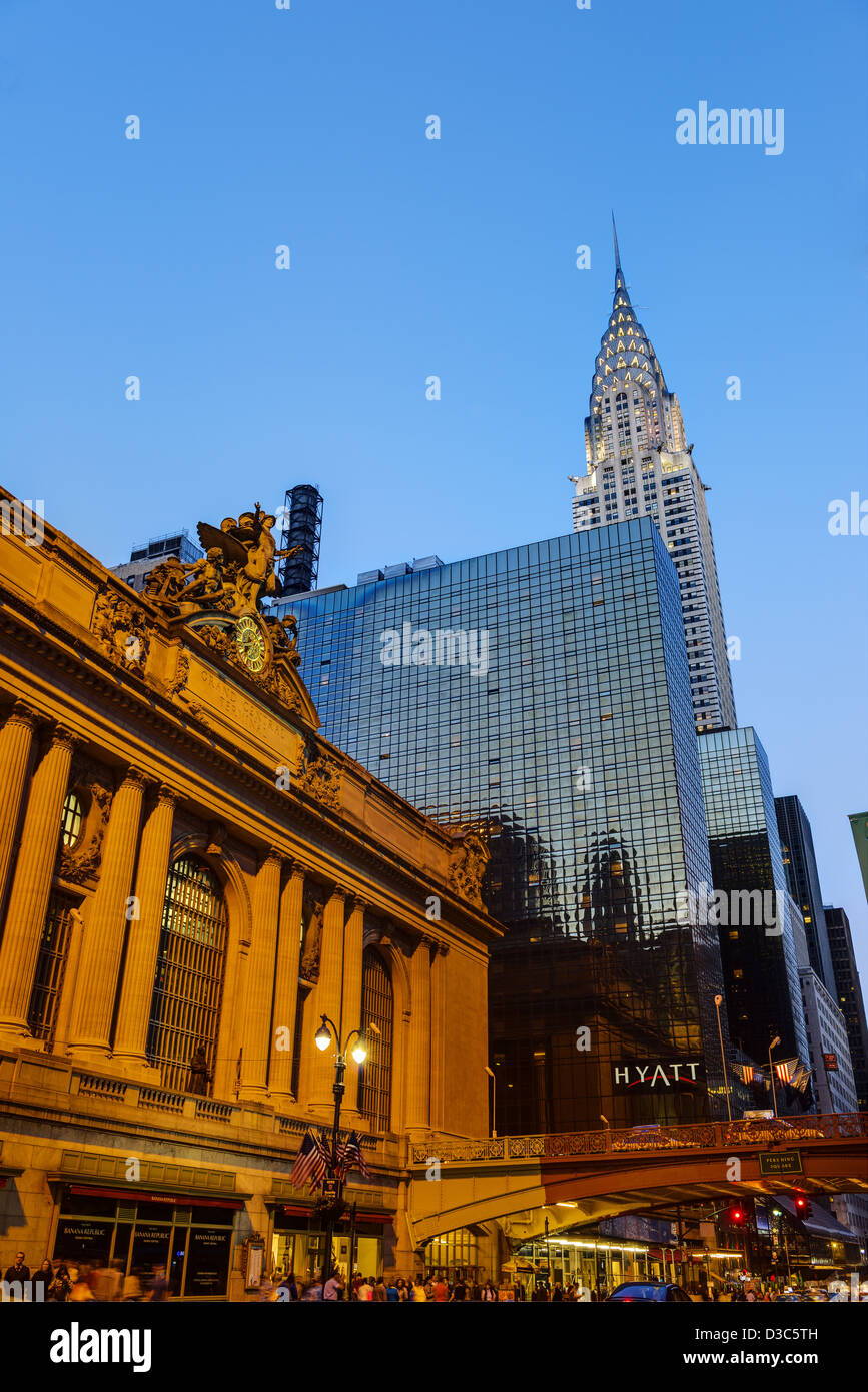 La Grand Central Station Building, il Chrysler Building & l'Hyatt Hotel sulla 42nd Street, Manhattan, New York City, Stati Uniti d'America. Foto Stock