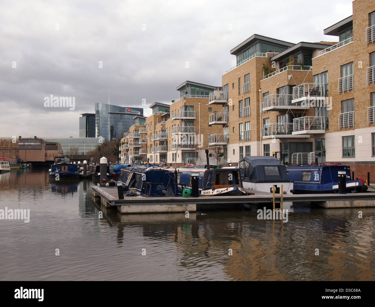 Chiatte sul Grand Union Canal a Brentford Foto Stock