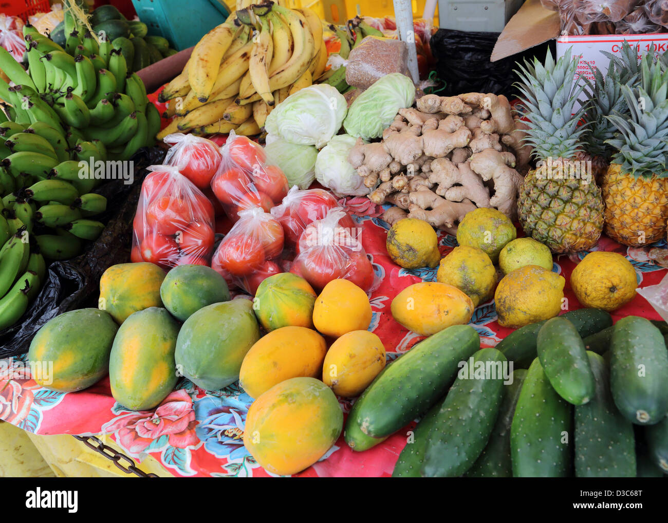 Frutti tropicali,Caraibi stallo del mercato,DOMINICA Foto Stock