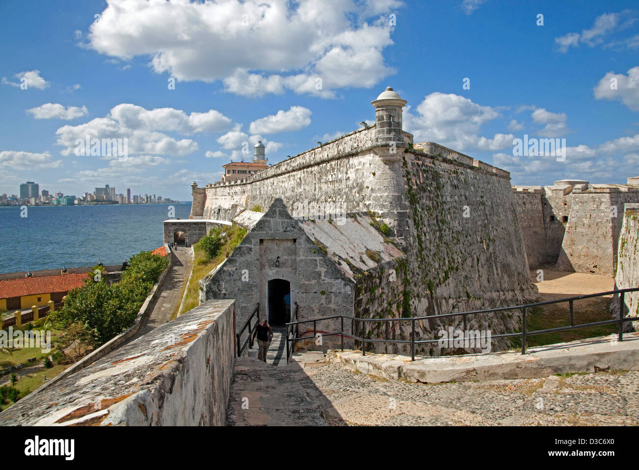 Il Morro Castello / Castillo de los Tres Reyes Magos del Morro, fortezza proteggendo l'ingresso alla Baia dell Avana, Cuba, Caraibi Foto Stock