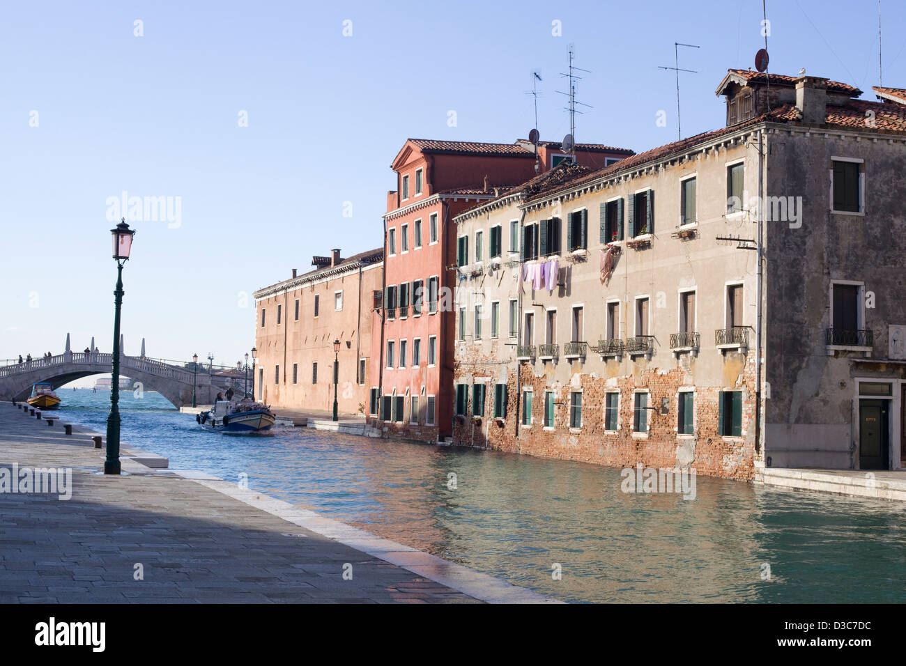 Vista lungo il Canal Grande della città di affondamento Venezia Italia Foto Stock