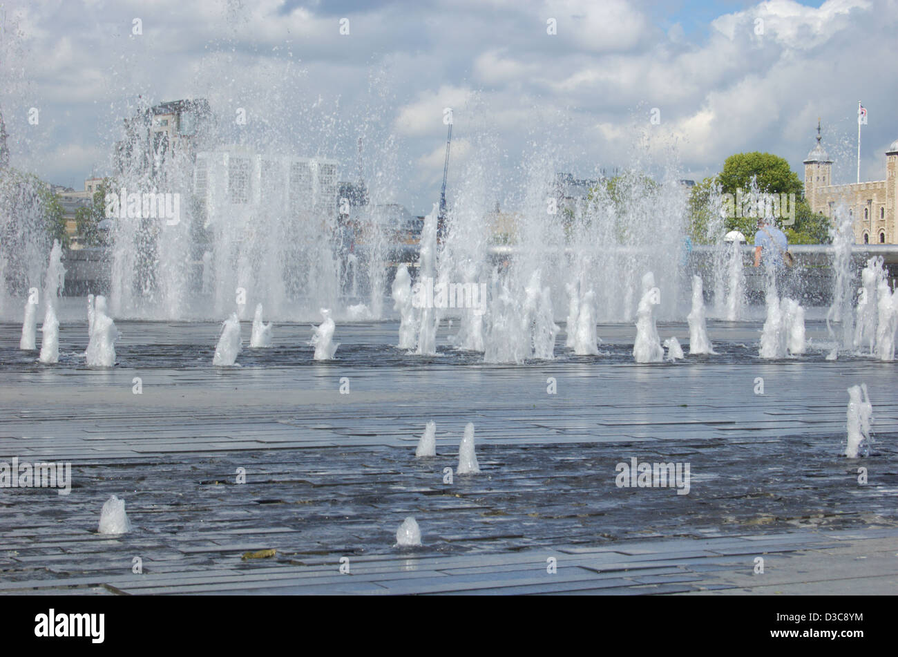 Le fontane sulla South Bank di Londra, Inghilterra Foto Stock