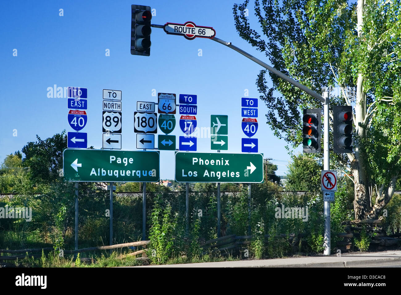 Indicazioni stradali sul percorso 66 a Flagstaff, in Arizona, Stati Uniti d'America Foto Stock
