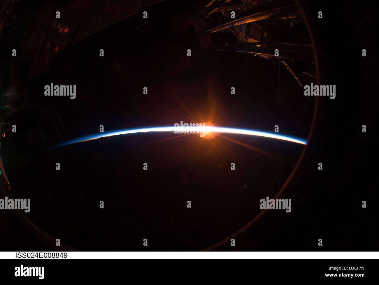 1001 notti 1001notti equipaggio Osservazione della Terra terra tramonto atmosfera SunsetMania crewearthobservation spazio internazionale stazio Foto Stock