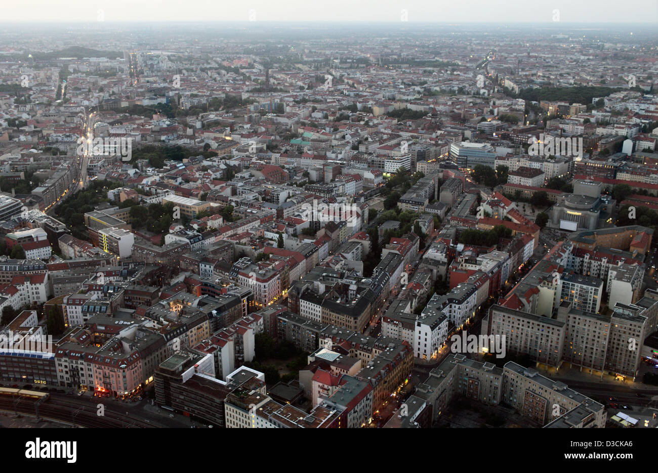 Berlino, Germania Berlino TV Tower Vista dalla città Foto Stock