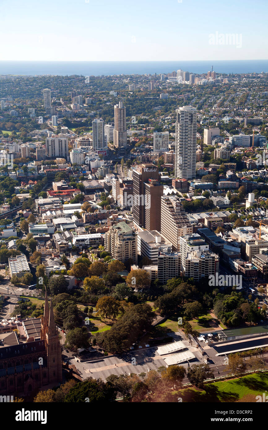 Vista aerea del William Street che corre attraverso la parte interna della città sobborgo di Darlinghurst Sydney Australia. Foto Stock