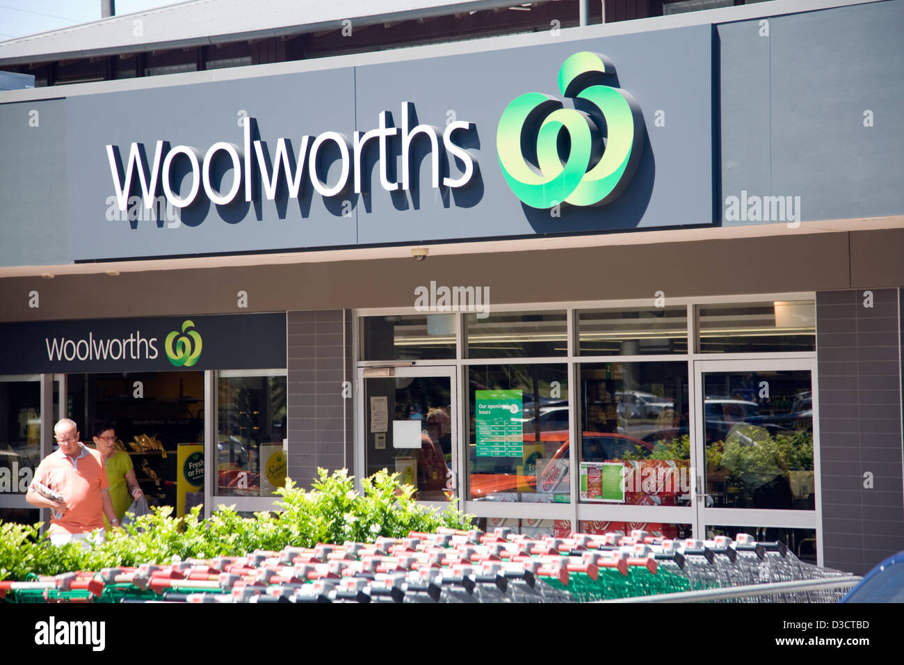 Supermercato australiano woolworths con il nuovo logo del negozio, Nuovo Galles del Sud, Australia Foto Stock