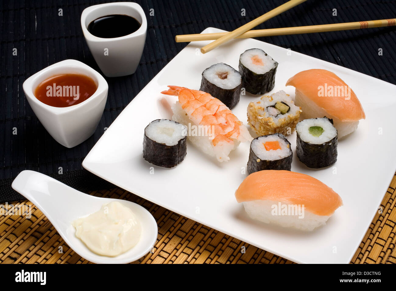 Piatto di sushi Giappone Gastronomia Foto Stock