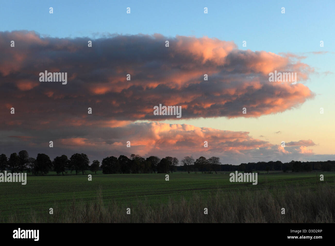 Villaggio splendente, Germania, Abenddaemmerung Foto Stock