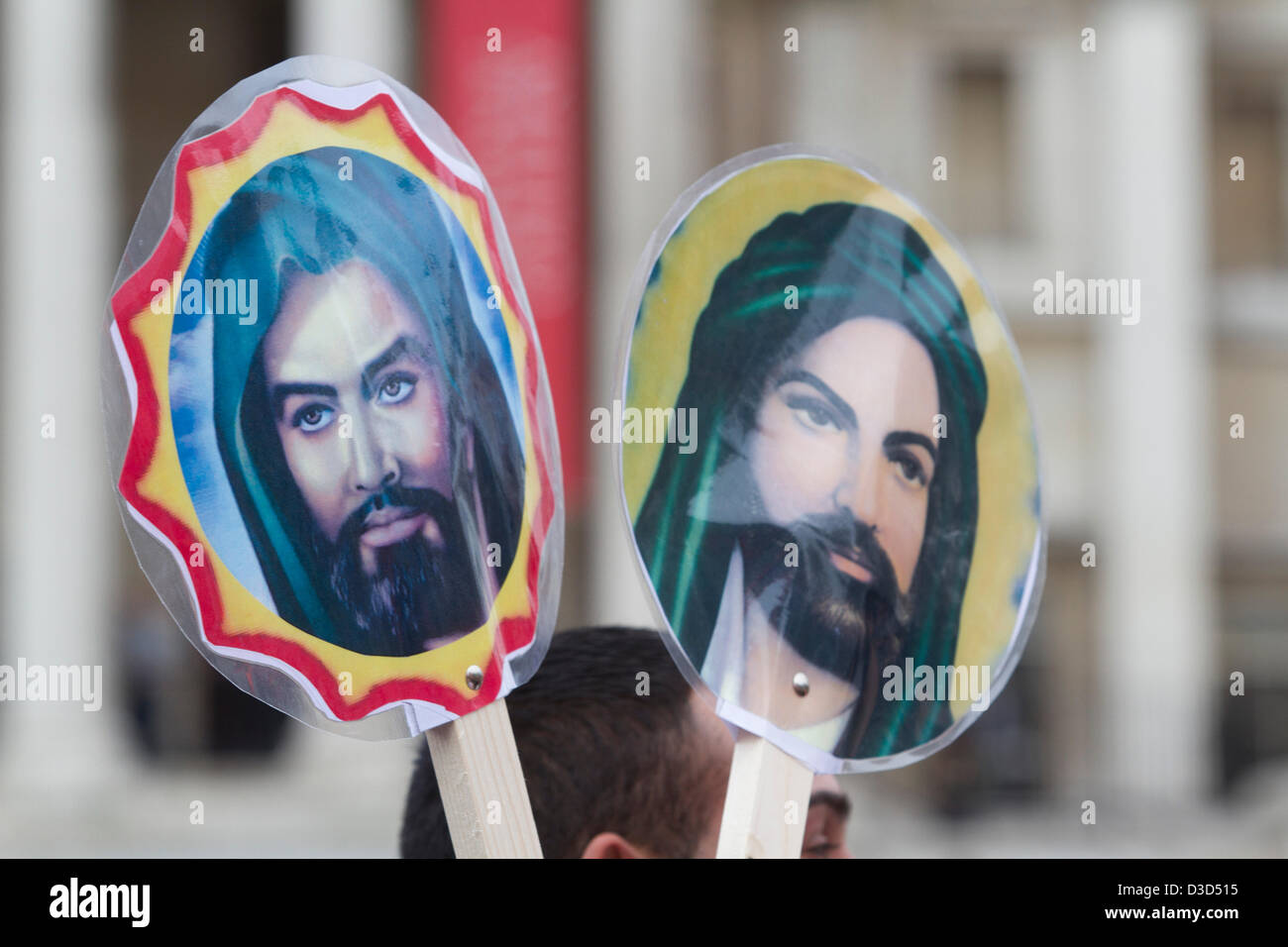 Il 16 febbraio 2013. Londra REGNO UNITO. Membri della British Alevi turco fase comunitaria un rally in Trafalgar Square a chiedere una maggiore parità di trattamento per le loro credenze religiose in Turchia. Alevism sviluppato al di fuori della Shia Islam e si stima la comunità Alevi in Turchia è compresa tra dieci e venti milioni di euro. Alevis sono state bersaglio di storiche e recenti di repressione. Credito: Amer Ghazzal/Alamy Live News Foto Stock