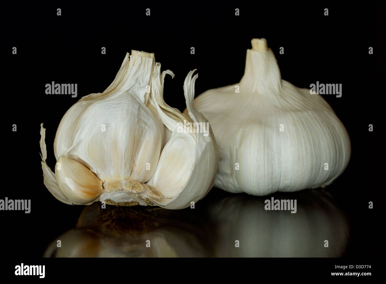 Aglio su un tavolo Foto Stock