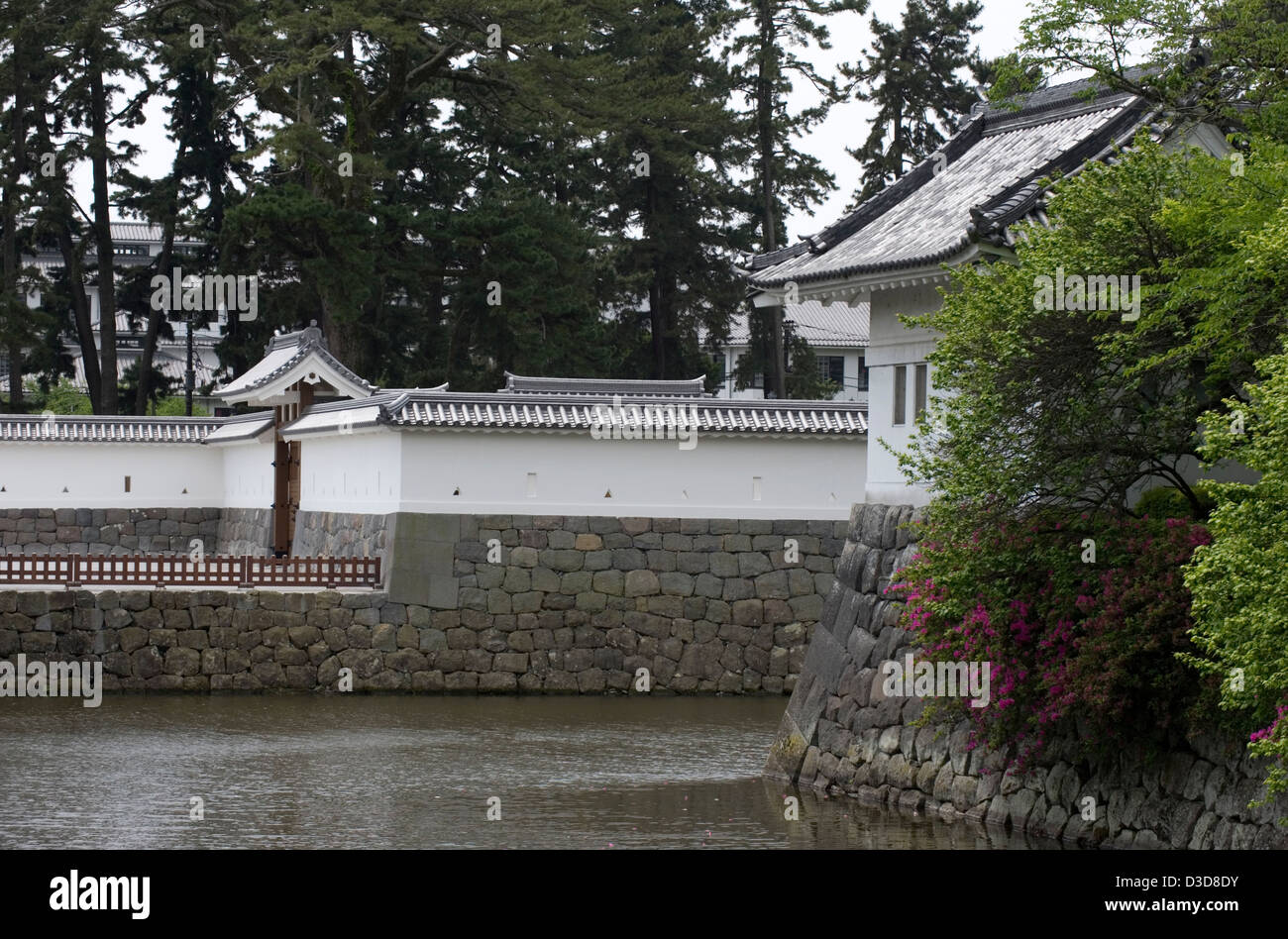 Parete storico, gate, fossato e corpo di guardia del castello di Odawara, ex roccaforte del clan Doi durante il periodo Kamakura di Kanagawa. Foto Stock
