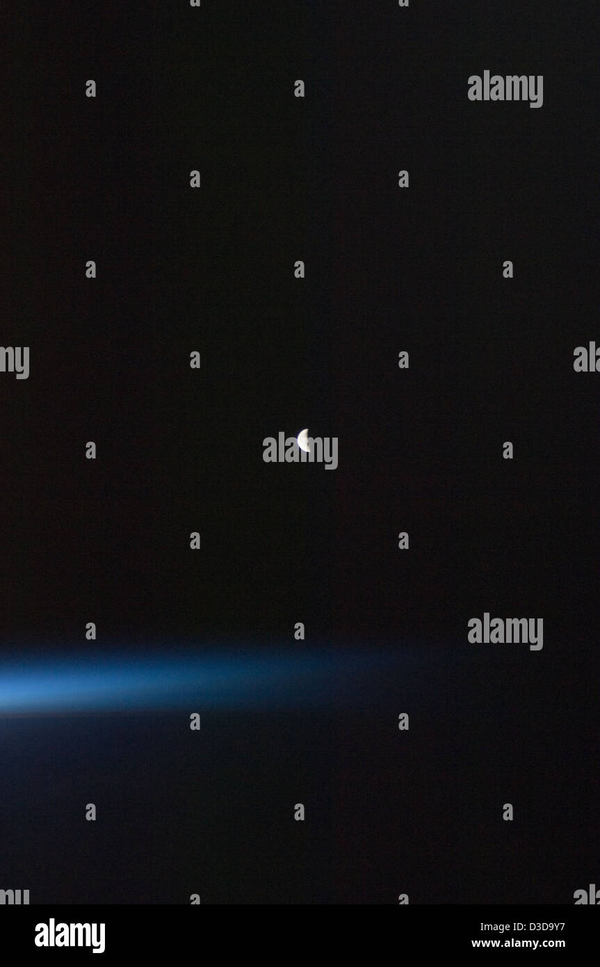 Ultimo quarto di luna (NASA, Stazione Spaziale Internazionale, 08/22/11) Foto Stock