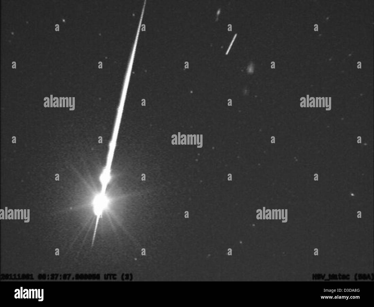 Il Marshall Space Flight Center della NASA cattura un'immagine spettacolare di un meteoroide che passa attraverso l'atmosfera, fornendo dati preziosi sul comportamento di meteoriti e detriti spaziali. Foto Stock Il Marshall Space Flight Center della NASA cattura un'immagine spettacolare di un meteoroide che passa attraverso l'atmosfera, fornendo dati preziosi sul comportamento di meteoriti e detriti spaziali. Foto Stock