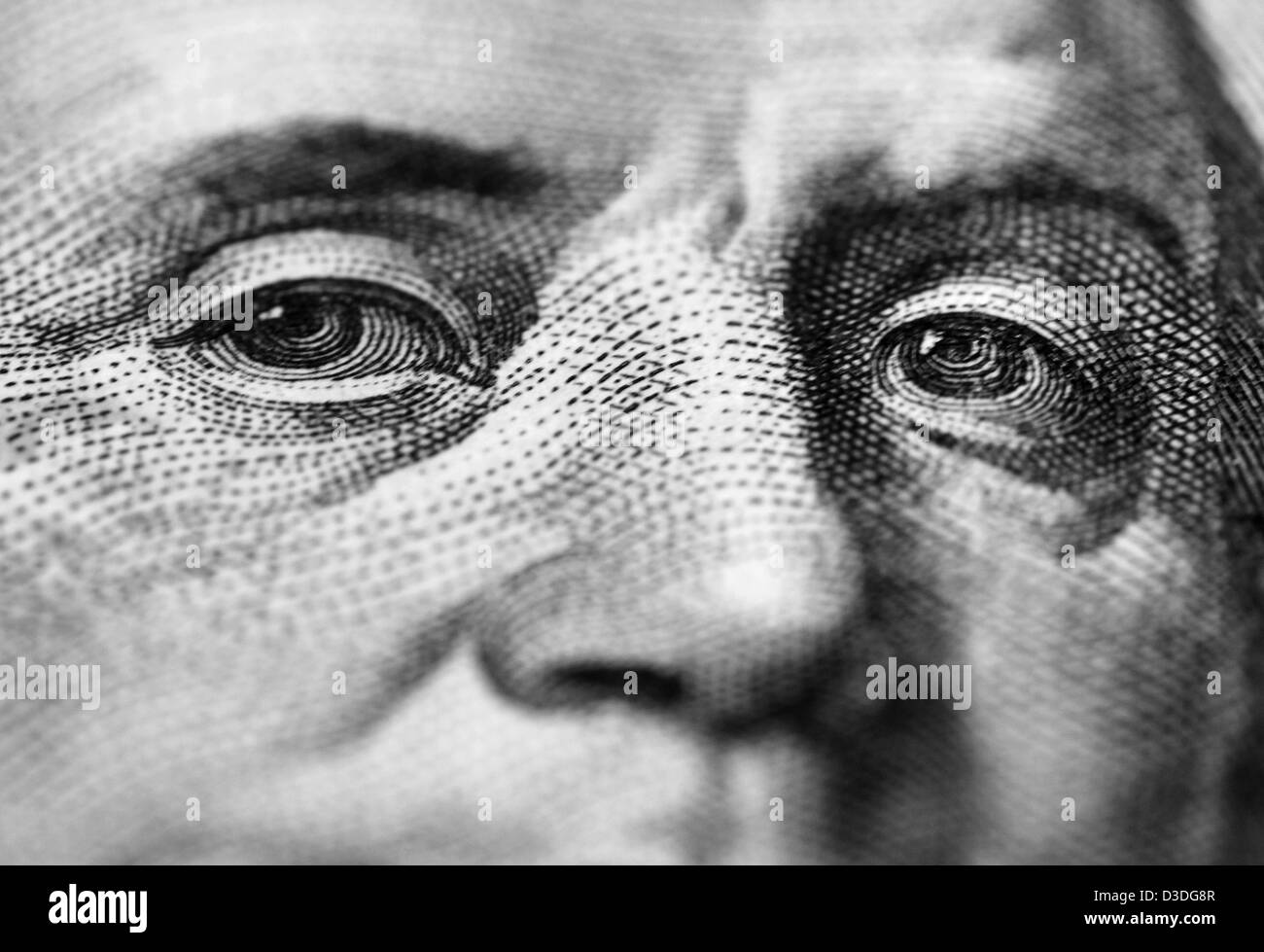 Close up di Benjamin Franklin lo sguardo fisso su un centinaio di dollari banconota Foto Stock