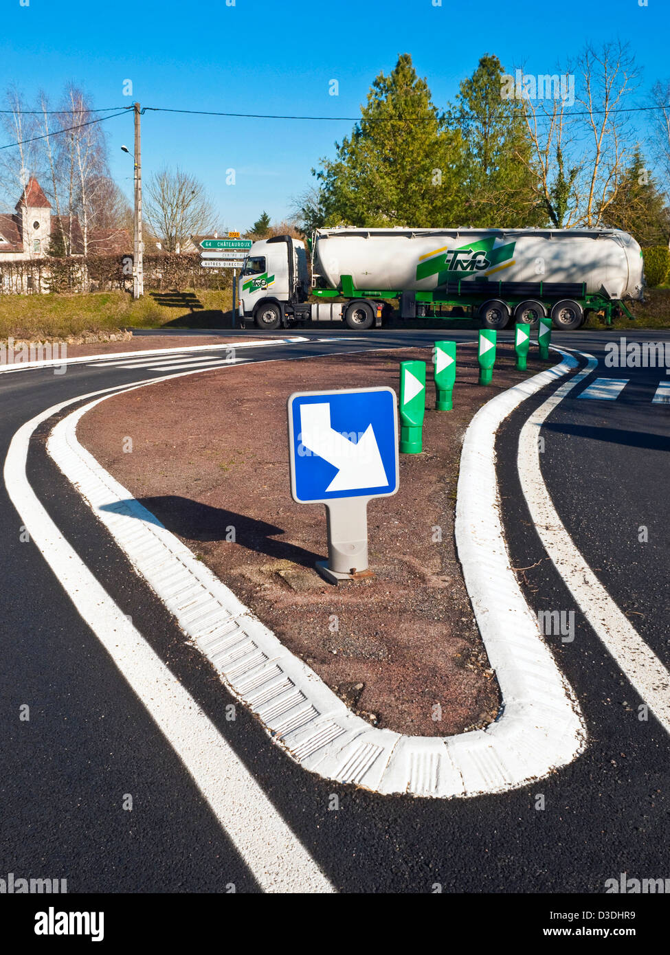 Il francese della segnaletica stradale / freccia - Francia. Foto Stock