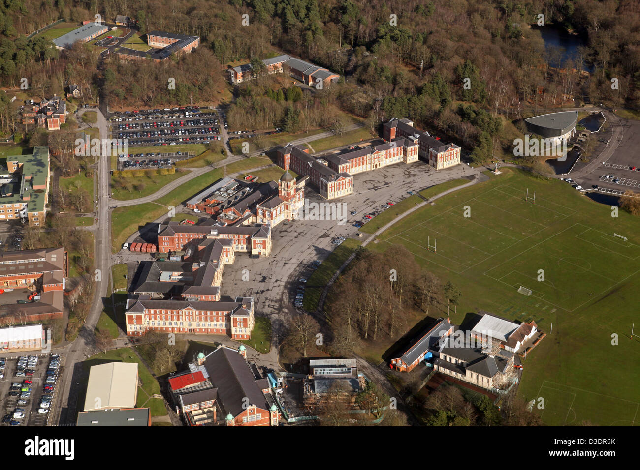 Vista aerea del nuovo collegio edifici all'accademia militare reale Sandhurst (RMA), ufficiale dell'Esercito britannico la formazione iniziale. Foto Stock