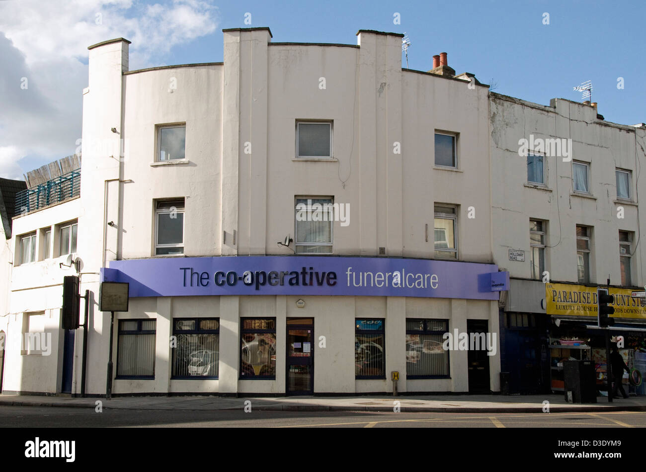 La cooperativa funeralcare Holloway Road, London Borough di Islington, England Regno Unito Foto Stock