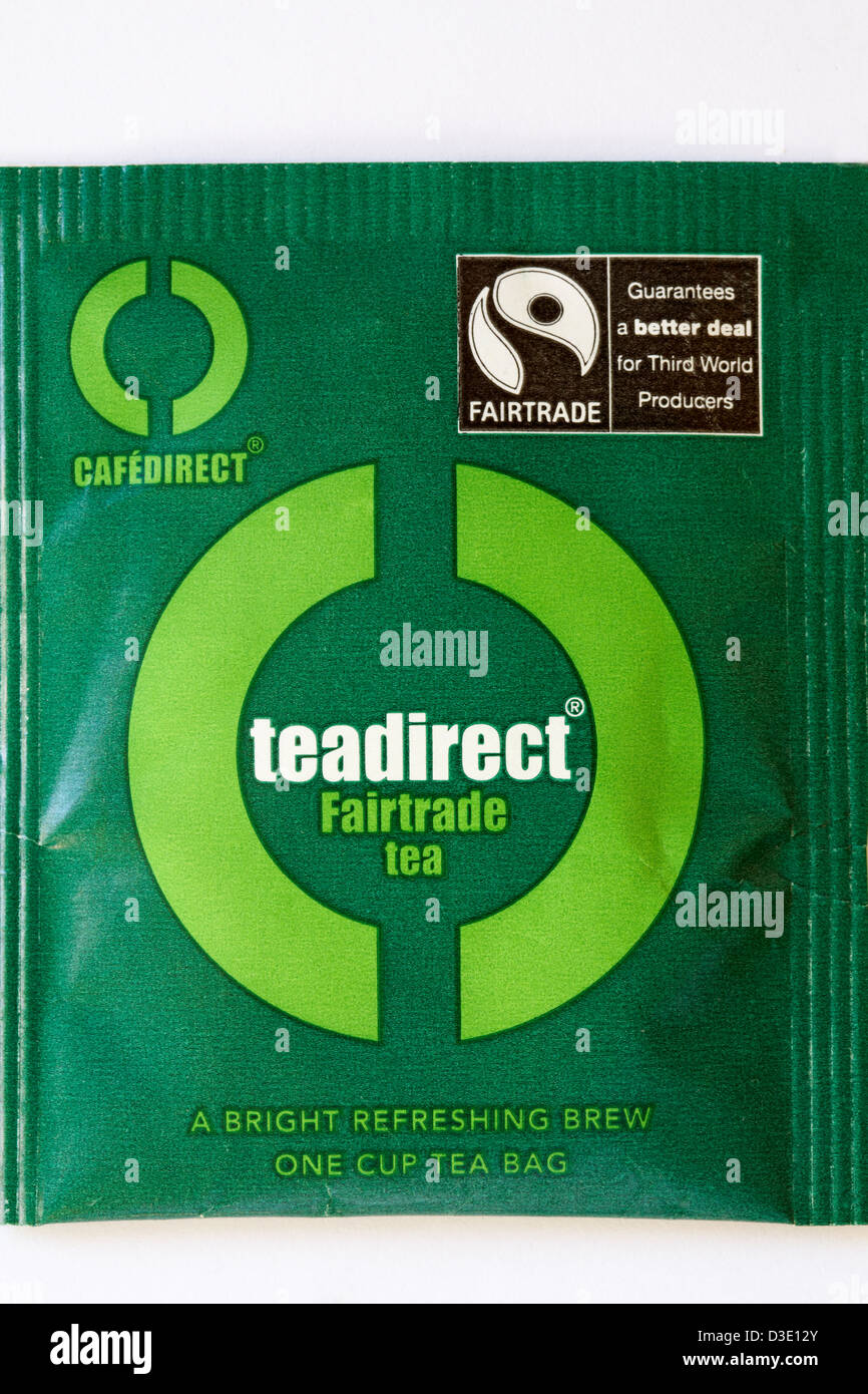 Bustina di Teadirect Fairtrade sacchetto da tè bustine di the isolati su sfondo bianco - garantisce un trattamento migliore per i produttori del Terzo Mondo Foto Stock