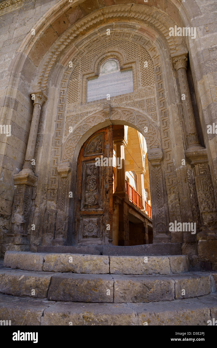 Porta di Shakir Mehmet Pasha Madrasah ora utilizzato dalla Cappadocia Scuola Professionale in Mustafapasa Cappadocia Turchia Foto Stock