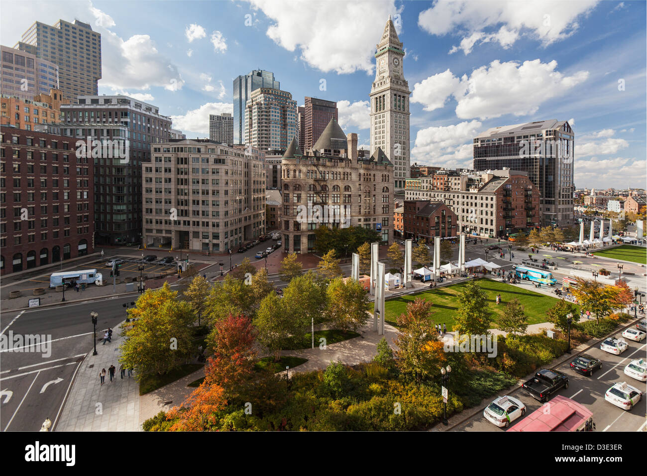 Grattacieli in una città, Rose Kennedy Greenway, Custom House, granella edificio della Borsa di Boston, Massachusetts, STATI UNITI D'AMERICA Foto Stock