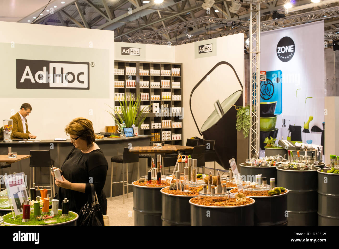 Lo stand della ditta tedesca AD HOC la Fiera Ambiente il 16 febbraio 2013 a Francoforte in Germania. Foto Stock