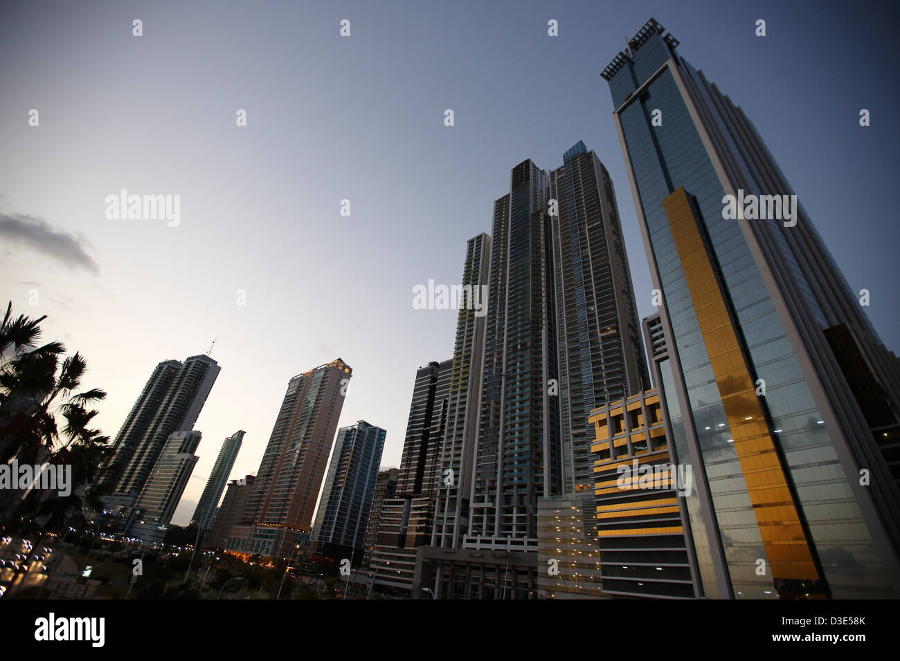 Elevato aumento edifici per uffici, Panama City, Panama Foto Stock