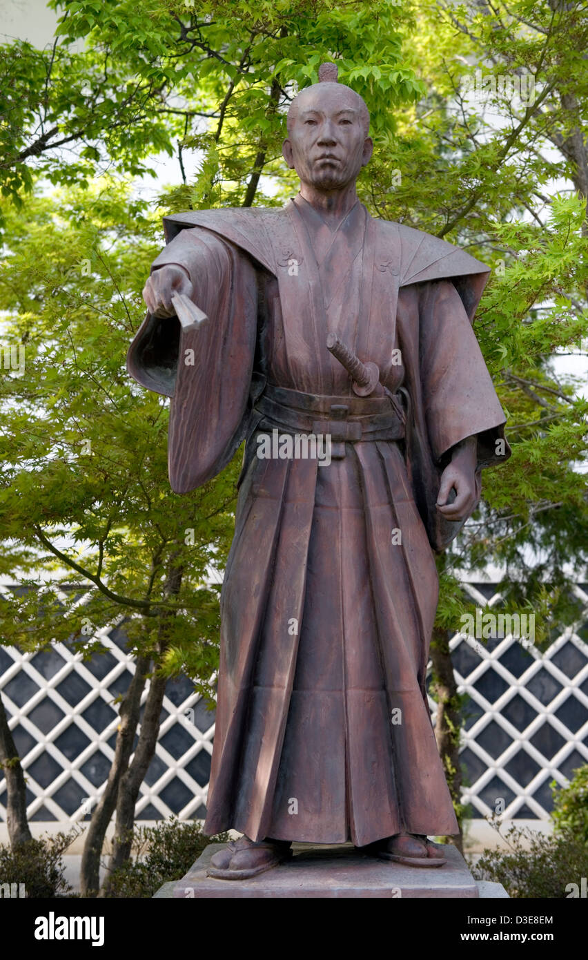 Statua di bronzo di Onda Tamichika Moku, o Motochika, un guerriero samurai del Clan Sanada, in Nagano, Giappone. Foto Stock